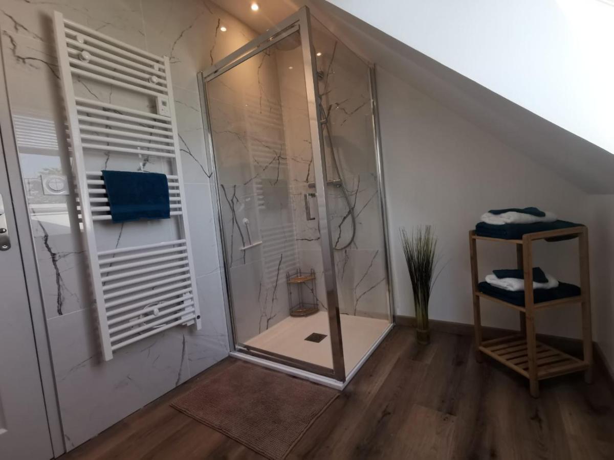 Les Pommiers Duplex Cosy Tout Confort Dans Maison Neuve Avec Terrasse Entree Independante 5 Mn De Bayeux Et 10 Mn Plage Du Debarquement Sommervieu 外观 照片